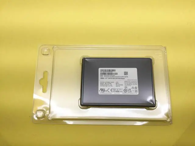 Alt view image 3 of 4 - Samsung PM893 Series 3.84TB SATA 6Gb/s 2.5inch Internal SSD MZ-7L33T80