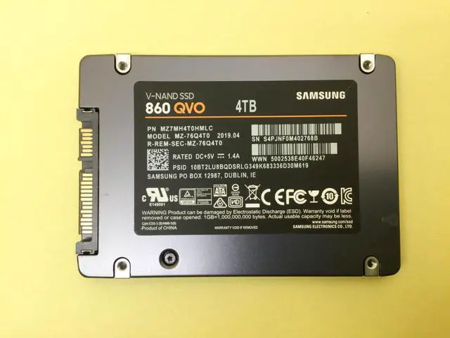 Main image of Samsung 860 QVO 4TB SATA III 2.5" Internal SSD MZ-76Q4T0
