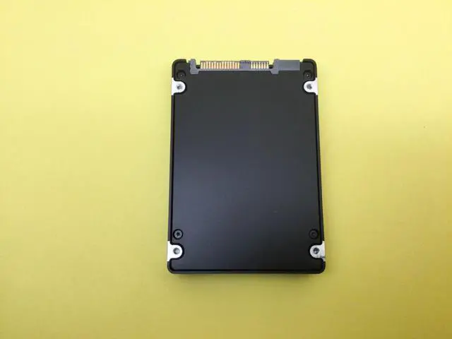 Alt view image 2 of 3 - (NOT FOR HOME PC!) MZ-ILS1T6N EMC Samsung PM1635a Series 1.6TB SAS 12Gb/s 2.5" SSD MZILS1T6HEJH