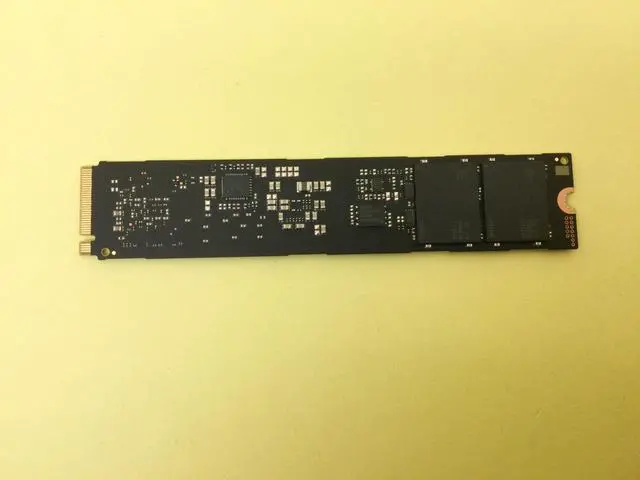 Alt view image 3 of 4 - Samsung PM9A3 1.92TB NVMe PCIe 4.0x4 M.2 22110 SSD MZ-1L21T90