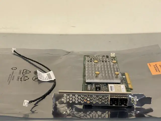 Main image of (NOT FOR HOME PC!) HPE P408e-p Smart Array SR External 12G/s Controller 4GB Cache PCI-e SATA SAS