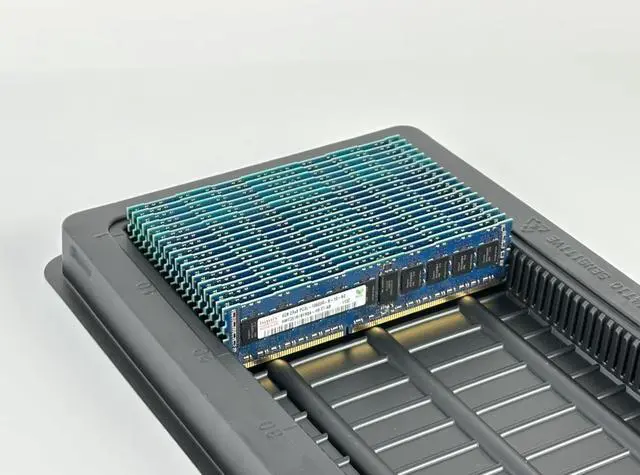 Main image of (NOT FOR HOME PC!) 72GB Lot of 18x 4GB 2Rx8 PC3L-10600R RDIMM DDR3 1333 MHz ECC RAM Memory SK Hynix