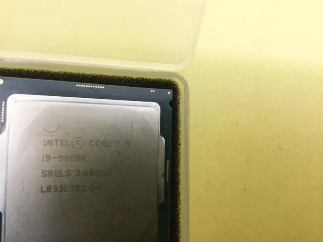 Alt view image 2 of 4 - SRG19/SRELS Intel Core i9-9900K 8-Core 3.6GHz LGA 1151 95W Processor