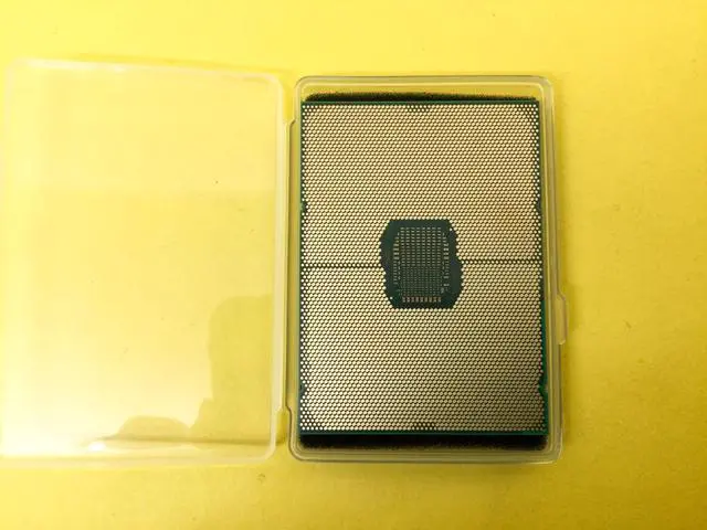 Alt view image 2 of 3 - SRKXK Intel Xeon Gold 6326 2.90GHz 16-Core 185W 24MB LGA4189 CPU Processor
