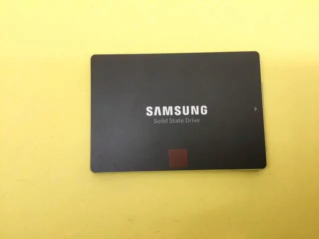 Alt view image 2 of 3 - MZ-7KE512 SAMSUNG 850 Pro Series 512GB 2.5" SATA III SSD MZ-7KE512BW