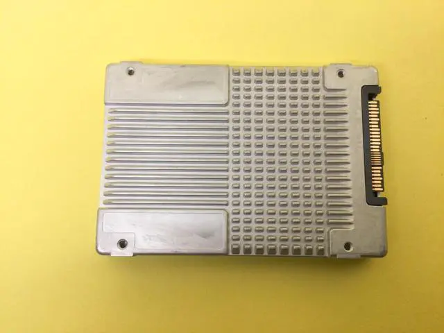 Alt view image 2 of 3 - Intel DC P4510 1TB NVMe PCIe 3.1x4 3D TLC 2.5" 15mm SSD SSDPE2KX010T8