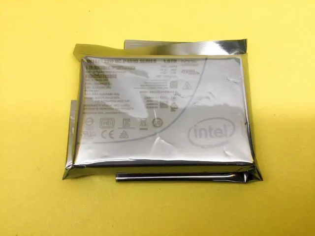 Alt view image 2 of 2 - Intel DC P4610 Series 1.6TB 2.5in NVMe/PCIe 3.1 x4 3D TLC SSD SSDPE2KE016T8