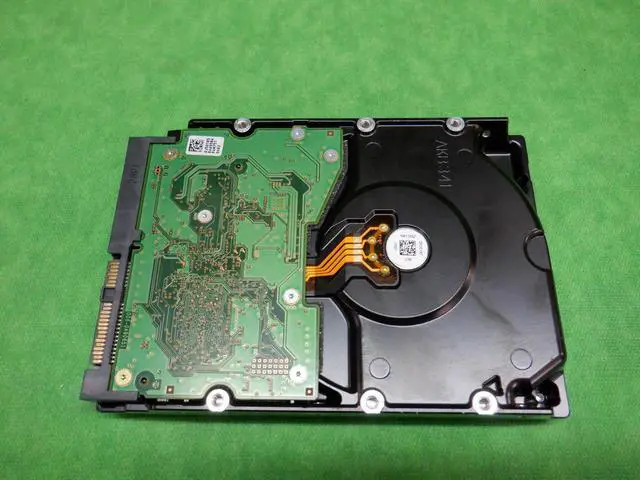 Alt view image 3 of 3 - (NOT FOR HOME PC!) HGST 2TB LFF SAS Hard Disk Drive 0F22943 3.5" 7.2k 12Gbps HDD 95% LIFE LEFT