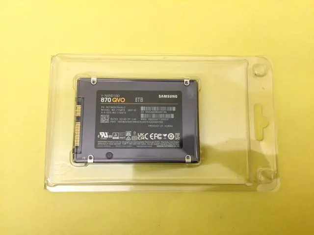 Main image of Samsung 870 QVO 8TB SATA III 2.5in Internal SSD MZ-77Q8T0