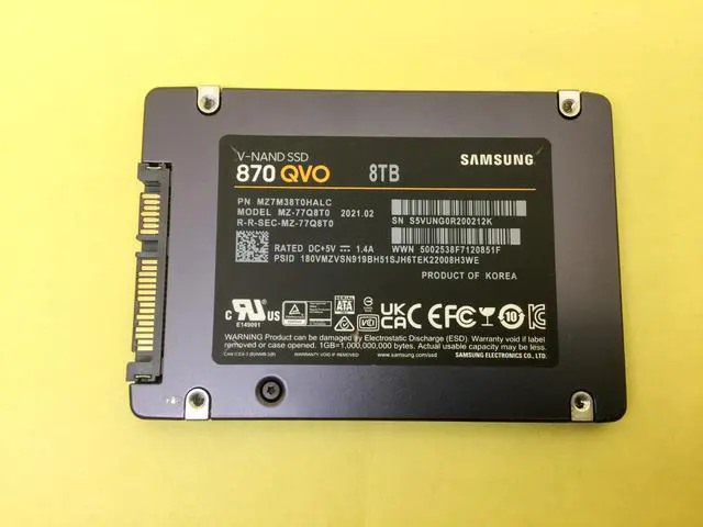 Alt view image 2 of 4 - Samsung 870 QVO 8TB SATA III 2.5in Internal SSD MZ-77Q8T0