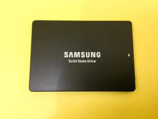 Alt view image 2 of 3 - MZ-7KM1T9E Samsung SM863 1.92TB SATA 6Gbps 2.5'' SSD MZ-7KM1T90