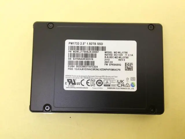 Main image of Samsung PM1733 1.92TB PCIe Gen4 X4 NVMe 2.5'' U.2 SSD MZ-WLJ1T90