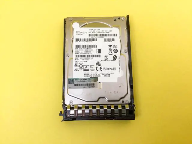 Main image of (NOT FOR HOME PC!) P28028-B21 HPE 300GB SAS 12G 15K SFF BC MULTI VENDOR HDD P30561-001