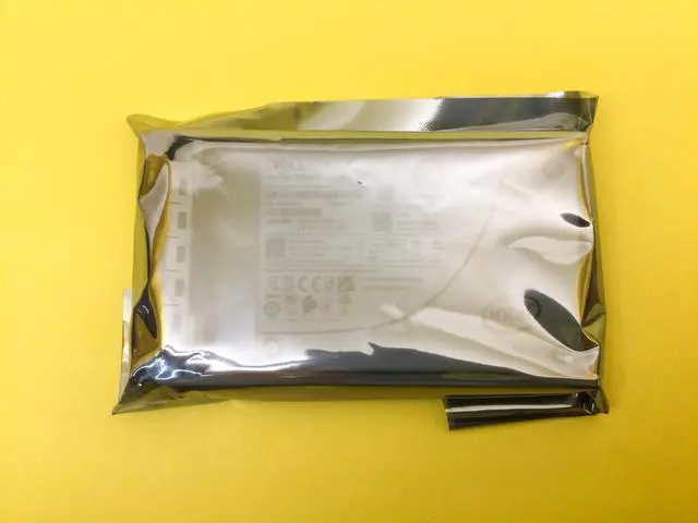 Alt view image 3 of 3 - DYMD0 DELL Intel S4620 960GB SATA 6Gb/s Mixed Use 2.5'' SSD SSDSC2KG960GZR
