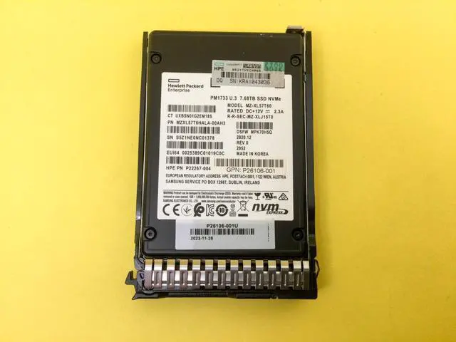 Main image of P26104-B21 HPE 7.68TB NVME GEN4 READ INTENSIVE SFF SC U.3 SSD P26960-001