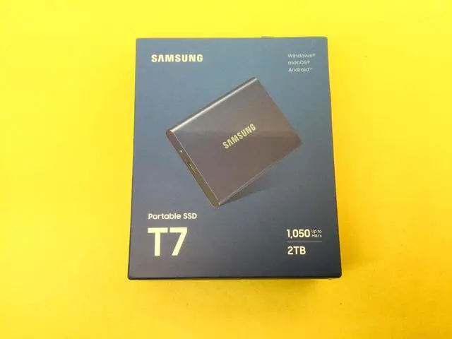 Main image of SAMSUNG T7 Portable SSD 2TB Up to 1050 MB/s USB 3.2 External SSD MU-PC2T0H