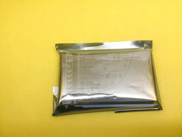 Alt view image 3 of 3 - 67W2T Dell 4TB PCIe NVMe Read Intensive 2.5in SSD 067W2T SSDPE2KX040T8 w/ Gen14