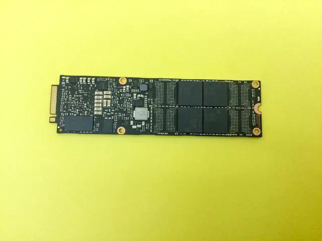Alt view image 2 of 3 - MZ-4LB3T80 Samsung PM983 3.84TB M.3 NVMe 22110 PCIe SSD MZ4LB3T8HMLA