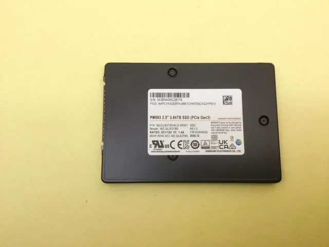Alt view image 2 of 4 - MZ-QLB3T80 Samsung PM983 3.84TB PCIe Gen3 NVMe U.2 2.5" SSD MZQLB3T8HALS