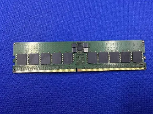Alt view image 2 of 2 - MTC20F1045S1RC48BA2 MICRON 32GB (1X32GB) 1RX4 PC5-4800B RDIMM MEMORY