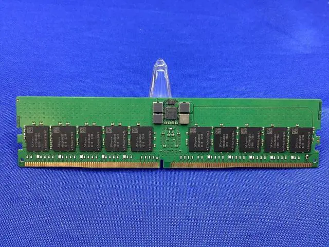 Alt view image 6 of 6 - HMCG88AGBRA191N HYNIX 32GB (1X32GB) 2Rx8 PC5-5600B EC8 RDIMM MEMORY