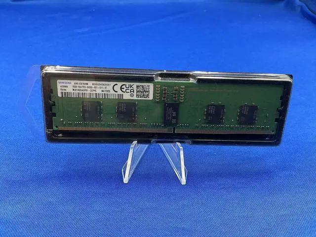 Main image of M321R2GA3PB1-CCP SAMSUNG 16GB (1x16GB) 1Rx8 PC5-6400B RDIMM MEMORY