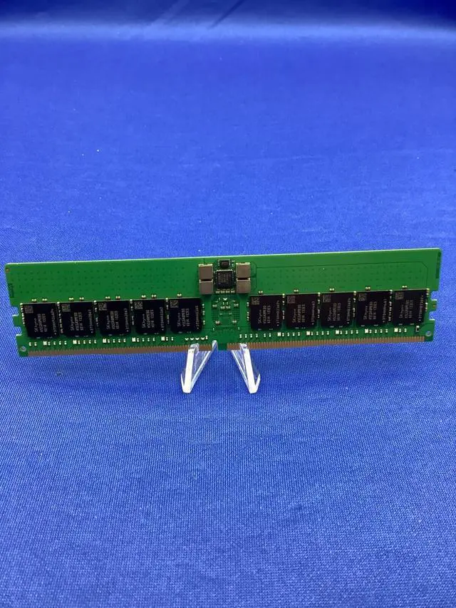 Alt view image 6 of 7 - (NOT FOR HOME PC!) HMCG88MEBRA174N HYNIX 32GB (1X32GB) 2RX8 PC5-4800B ECC RDIMM MEMORY