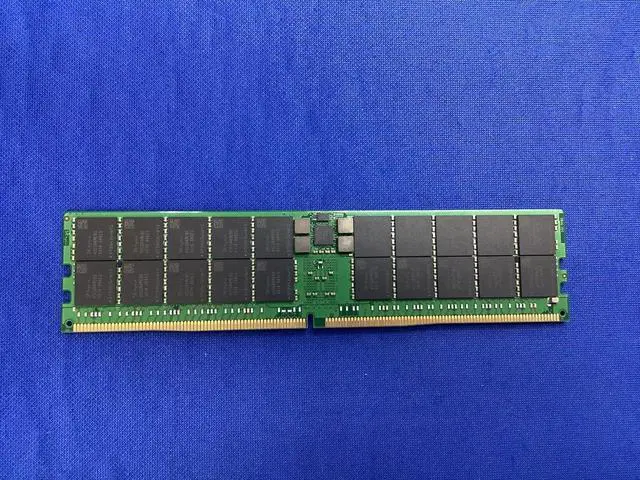 Alt view image 2 of 2 - HMCG94MEBRA112N HYNIX 64GB 2RX4 PC5-4800B RDIMM MEMORY