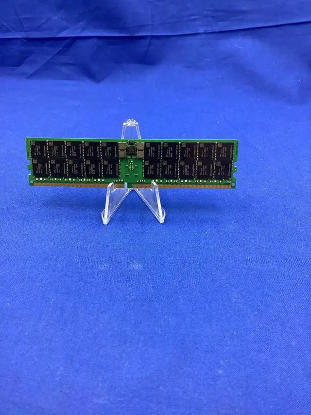 Alt view image 2 of 2 - HMCG94MEBRA121N SK HYNIX 64GB 2RX4 PC5-4800B DDR5 RDIMM SERVER MEMORY