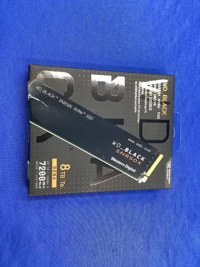 Alt view image 4 of 7 - WD BLACK SN850X 8TB NVMe PCIe Gen4 M.2 2280 Internal SSD WDS800T2X0E