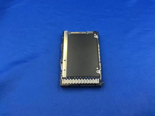 Alt view image 6 of 6 - (NOT FOR HOME PC!) P06592-B21 HPE 15.3TB SAS 12G READ INTENSIVE 2.5inch SC TLC SSD P08612-001