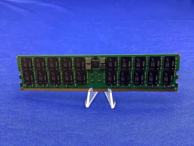 Alt view image 3 of 7 - MTC40F204WS1RC56BB1 MICRON 96G (1X96GB) 2RX4 PC5-5600B RDIMM MEMORY
