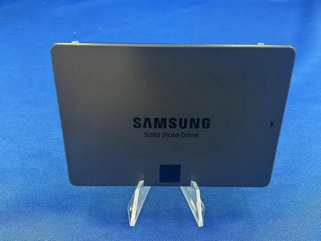 Main image of MZ-76Q1T0 Samsung 860 QVO Series 1TB 6Gbps SATA3 2.5 inch SSD MZ7MH1T0HMLD