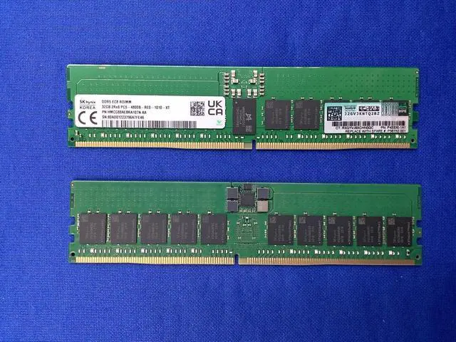 Main image of P43330-1A1 HPE 32GB 2RX8 PC5-4800B SMART MEMORY P56152-001 P50311-B21