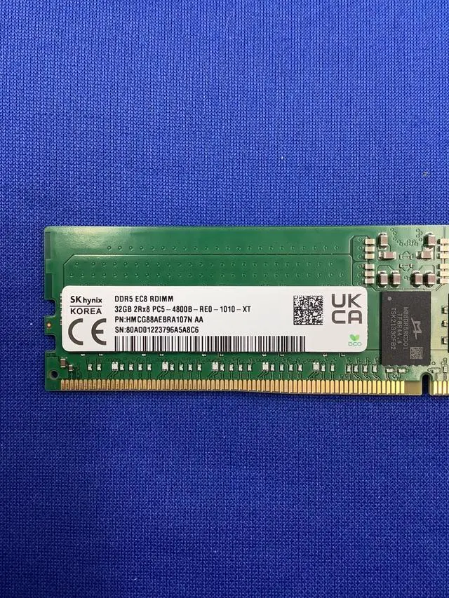 Alt view image 4 of 6 - P43330-1A1 HPE 32GB 2RX8 PC5-4800B SMART MEMORY P56152-001 P50311-B21