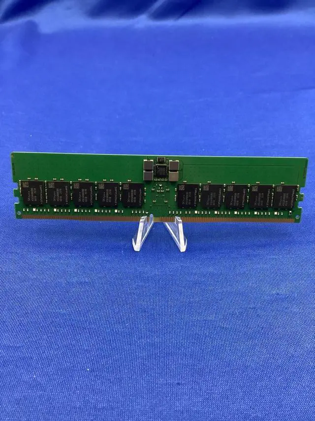 Alt view image 5 of 6 - P43330-1A1 HPE 32GB 2RX8 PC5-4800B SMART MEMORY P56152-001 P50311-B21