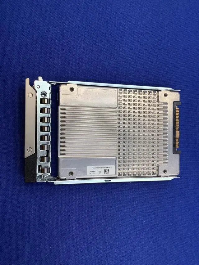 Alt view image 2 of 6 - (NOT FOR HOME PC!) YW17N DELL 3.84TB Read Intensive SAS 12Gb/s 512e 2.5'' SSD WUSTR1538ASS200