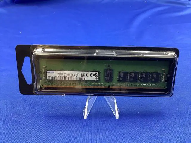 Alt view image 2 of 7 - M393A4G40BB3-CWE SAMSUNG 32GB (1X32GB) 1RX4 PC4-3200A RDIMM MEMORY