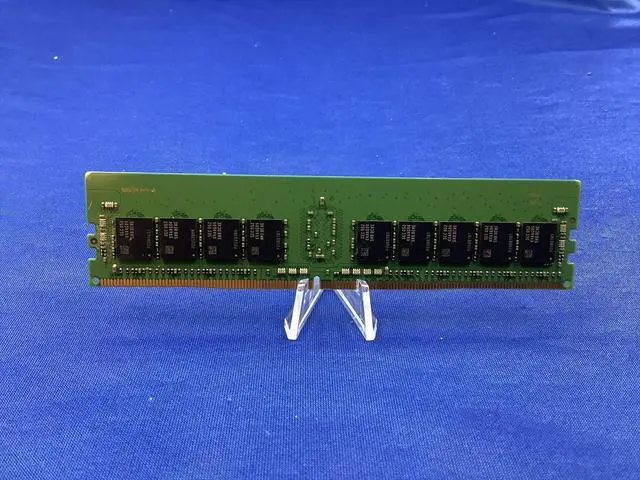 Alt view image 7 of 7 - M393A4G40BB3-CWE SAMSUNG 32GB (1X32GB) 1RX4 PC4-3200A RDIMM MEMORY