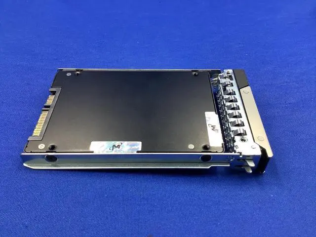 Alt view image 7 of 7 - DELL 4H1RX Micron 5300 MAX 3.84TB 2.5 inch 6Gb/s SSD 04H1RX MTFDDAK3T8TDT