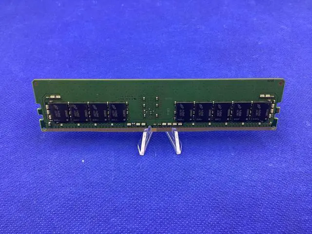 Alt view image 2 of 2 - MTA18ASF4G72PDZ-3G2E1 MICRON 32GB (1X32GB) 2RX8 PC4-3200AA MEMORY