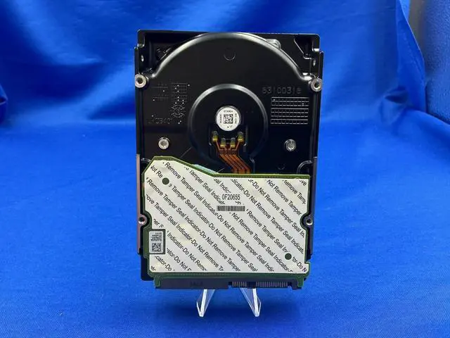 Alt view image 6 of 6 - (NOT FOR HOME PC!) HUH721212AL4205 EMC WD 12TB 7.2K SAS 12Gb/s 3.5in 4Kn SED HDD 118000824