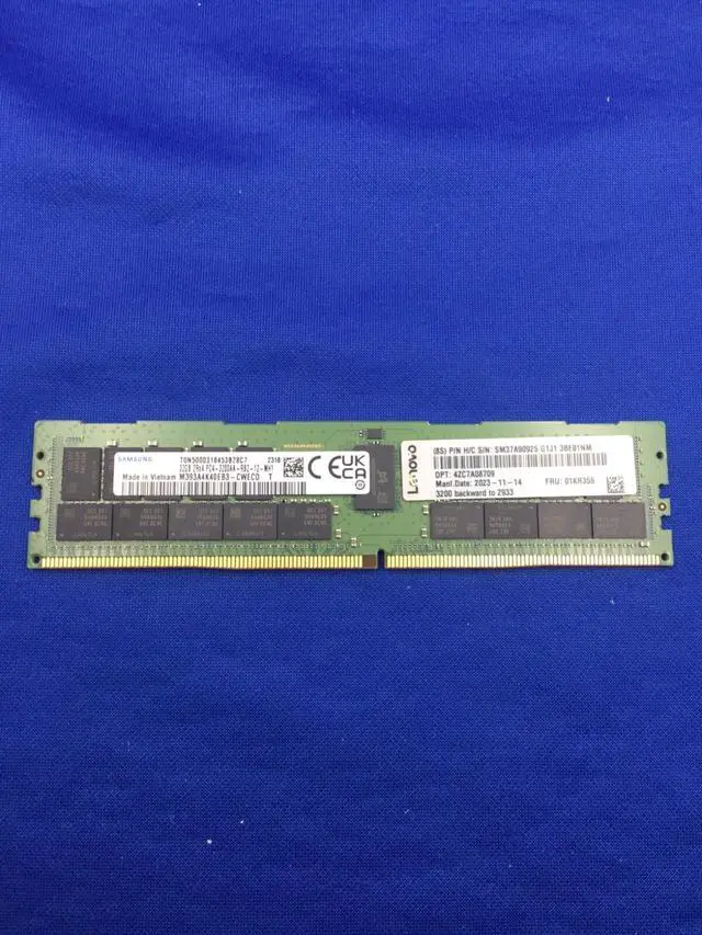 Alt view image 2 of 6 - 01KR355 Lenovo LENOVO 32GB 2RX4 PC4-2933Y RDIMM MEMORY 1ZC7A08709