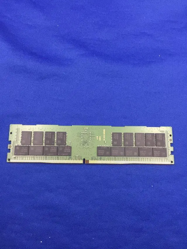 Alt view image 3 of 6 - 01KR355 Lenovo LENOVO 32GB 2RX4 PC4-2933Y RDIMM MEMORY 1ZC7A08709