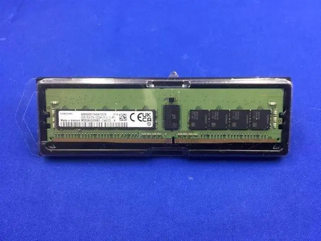 Main image of M393A4G40AB3-CWE SAMSUNG 32GB (1X32GB) 1RX4 PC4-3200AA SERVER MEMORY