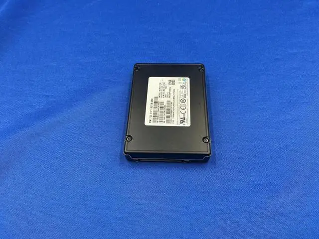Alt view image 5 of 6 - MZ-WLR1T90 Samsung PM1733 1.92TB PCIe 4.0 x4 U.2 SSD MZWLR1T9HBJR-00007