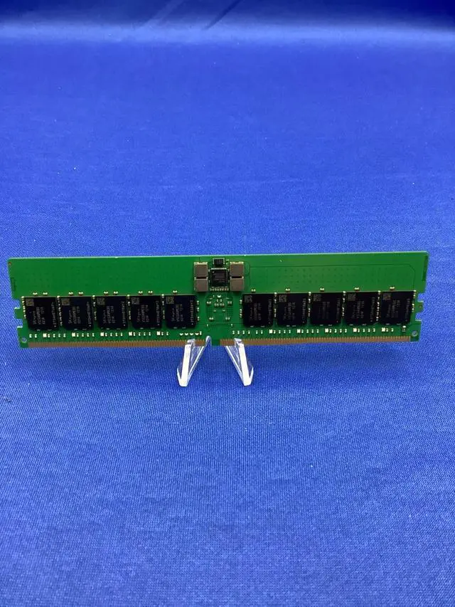 Alt view image 4 of 6 - HMCG88MEBRA107N HYNIX 32GB (1X32GB) 2RX8 PC5-4800B RDIMM MEMORY