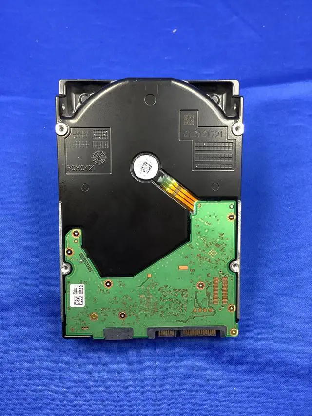 Alt view image 2 of 3 - WUH721818ALE6L4 WD Ultrastar DC HC550 18TB 7.2K SATA 6Gb/s 512MB 3.5" HDD