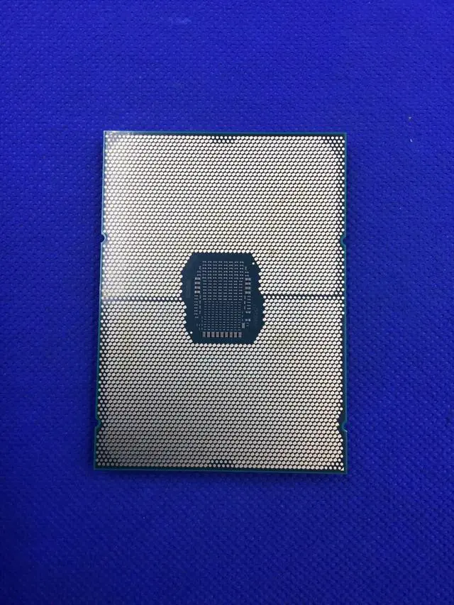 Alt view image 2 of 3 - SRKH8 Intel Xeon Platinum 8368 Processor 57M Cache 2.40GHz CD8068904572001