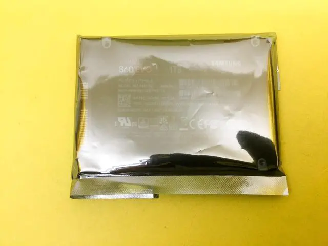 Main image of MZ-76E1T0 SAMSUNG 860 EVO Series 2.5" 1TB SATA III SSD
